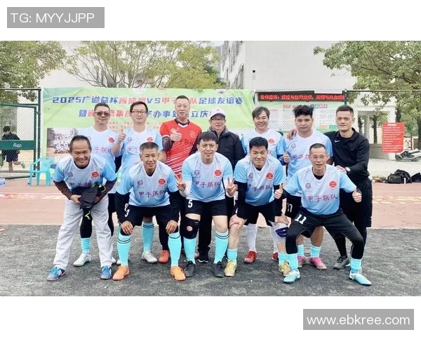 足球明星聚会高清图片分享展现球场外的友谊与精彩瞬间